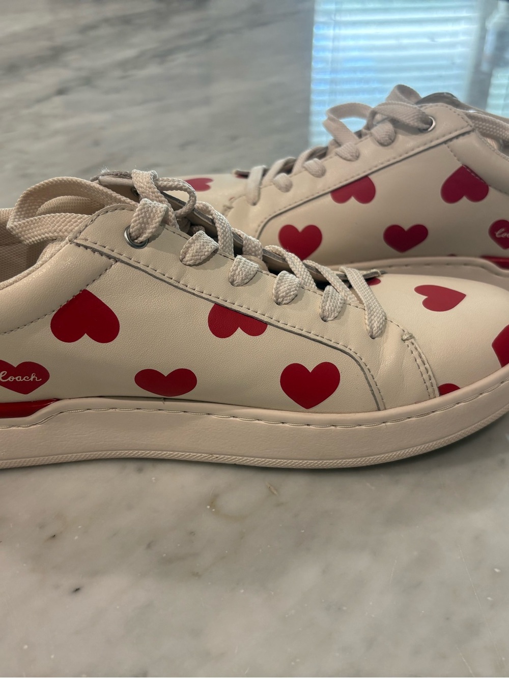 COACH Heart Print Lowline Top Leather Sneakers White Crimson Red Size 10 - Picture 3 of 9